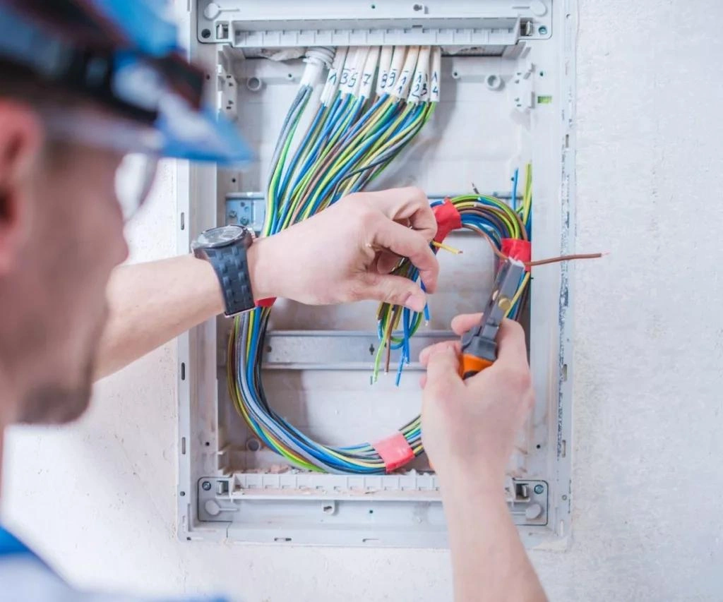 Your electrician at doorstep